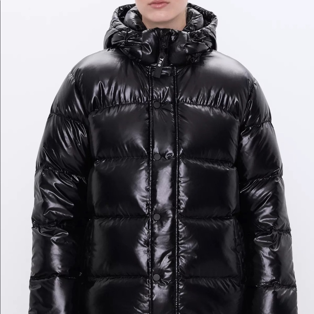 Aritzia - The Super Puff - High Gloss Black